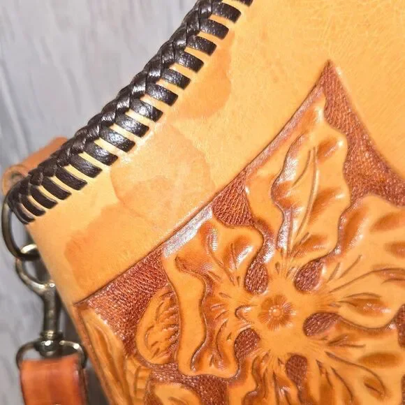 Vintage tooled leather Med. bag 14" - Picture 14 of 16